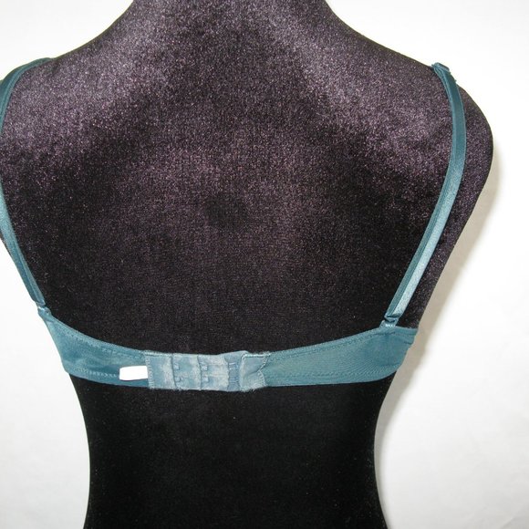 PINK by Victoria's Secret Underwire push-up bra - Size 32B - Gently Worn - Picture 3 of 3